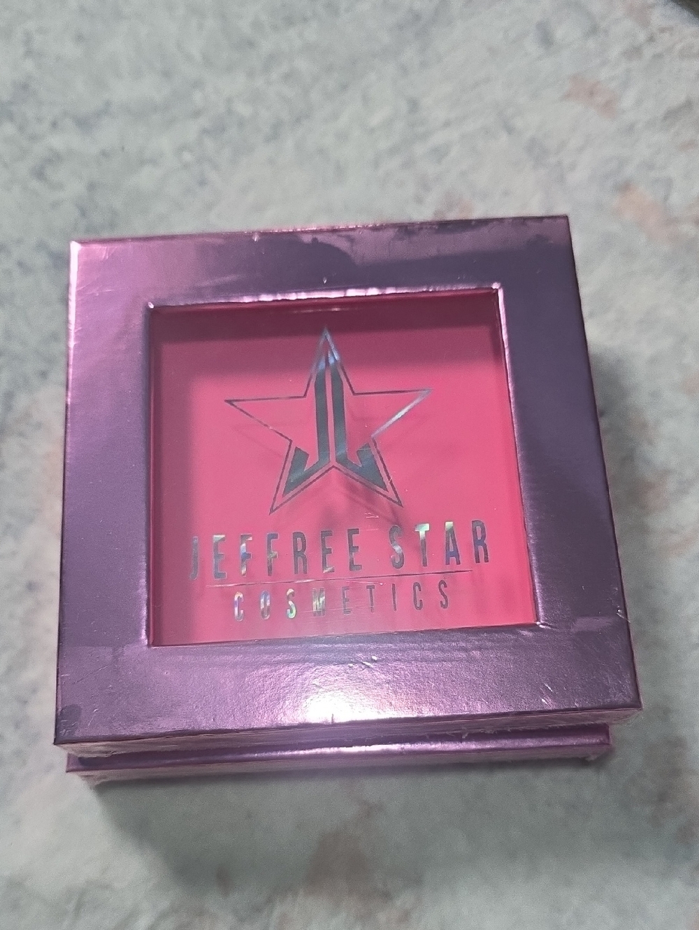 Jeffree Star Pan Holder